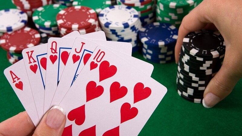Định nghĩa và thành phần của thùng phá sảnh poker